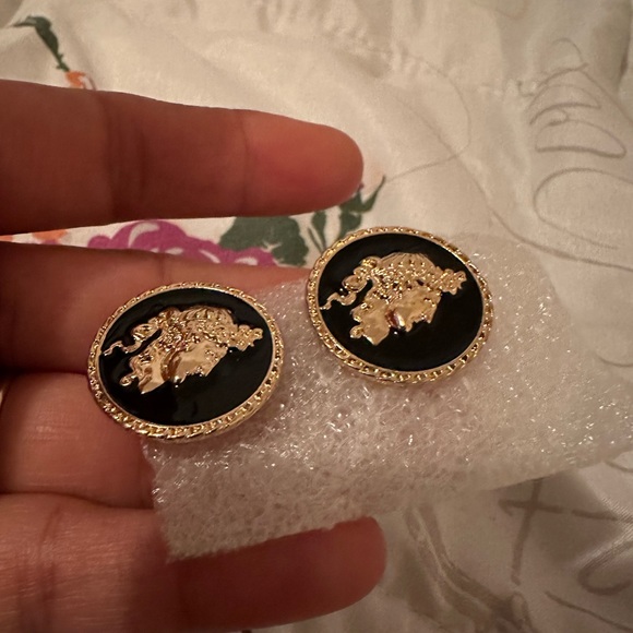 News - Picture 1 of 3